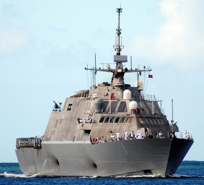 USS Freedom (LCS 1) có thể thực hiện nhiều sứ mạng chiến đấu như săn tàu nổi, tàu ngầm xâm phạm chủ quyền.